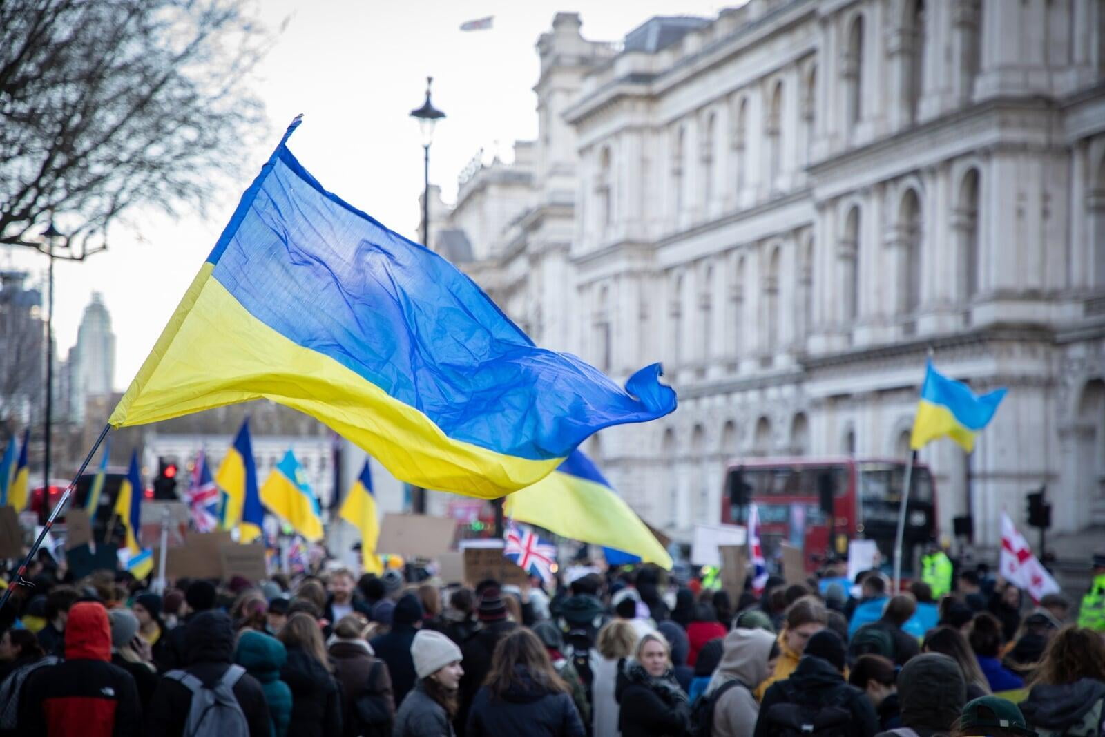 Куди пожертвувати, щоб допомогти Україні